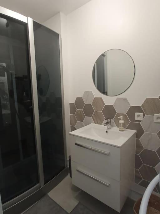 Bréhal A 50 M De La Plage, Appartement De 35 M2 : Les Pieds Sales מראה חיצוני תמונה